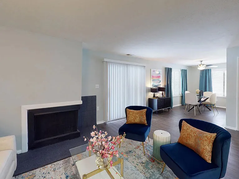 Woodbridge Apartments — Photo 23