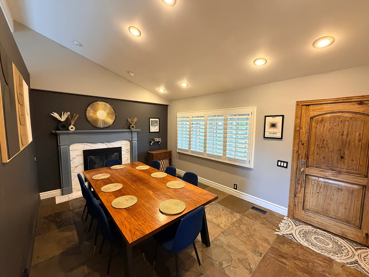 6 bed, 3002 sqft, $4,500 — Photo 2