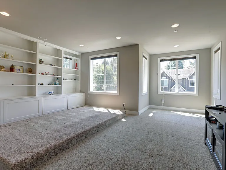 24396 NE 27th Pl — Photo 22