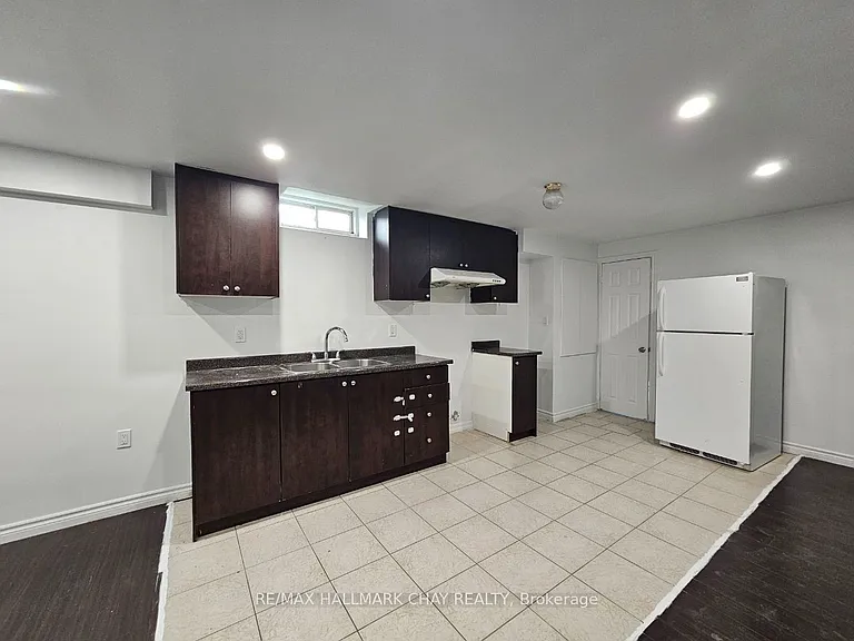 219 Wessenger Dr — Photo 32