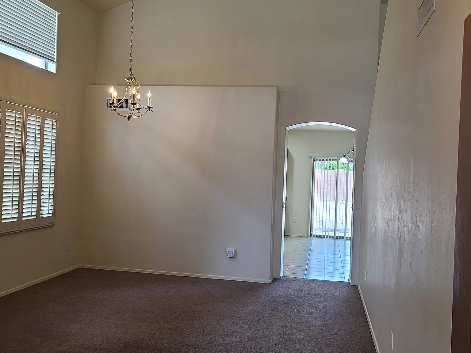 4 bed, 2289 sqft, $2,250 — Photo 2