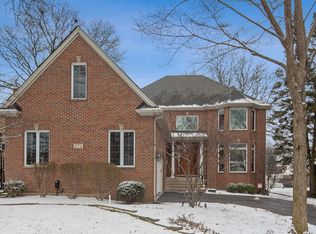 271 Woodstock Ave, Clarendon Hills, IL 60514