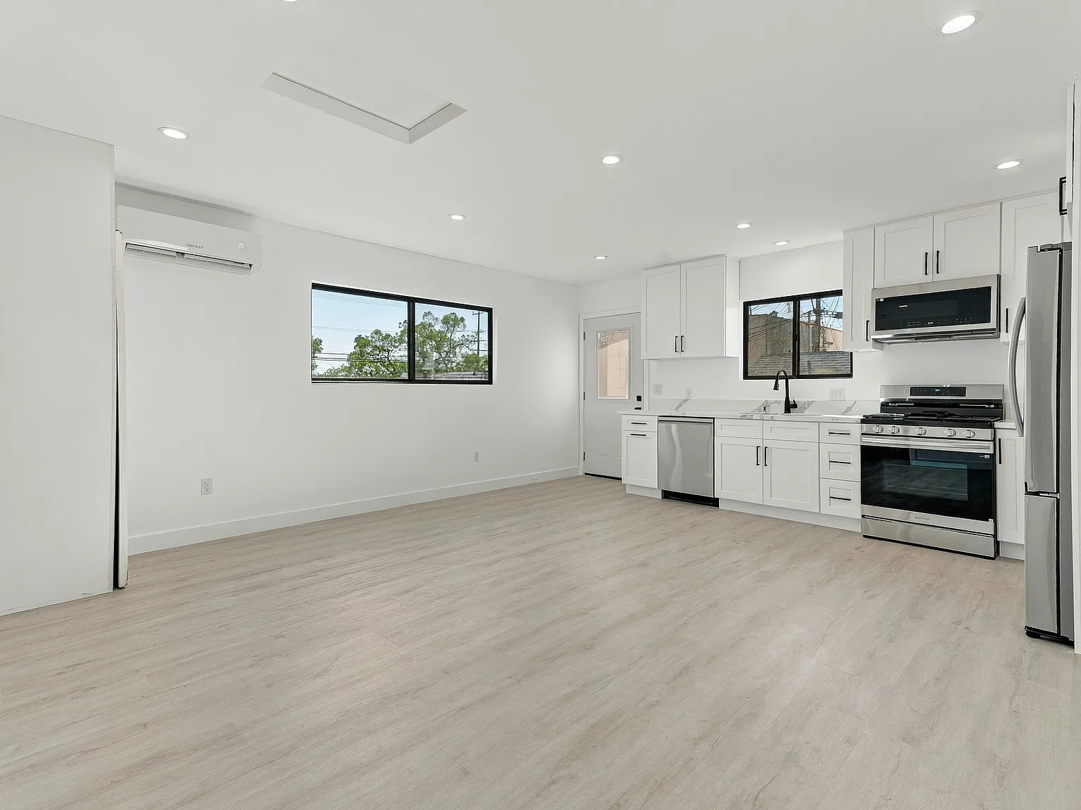 1 bed, 600 sqft, $2,985 — Photo 4