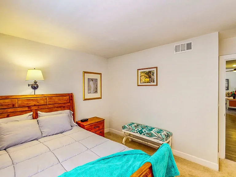 6543 Peachtree Ln — Photo 29