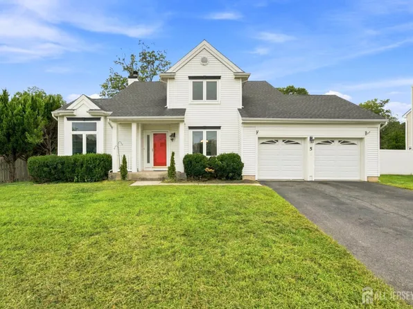 5 Cherrywood Dr, Piscataway, NJ 08854