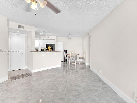 2nd image of 701 Vista Isles Dr APT 1617