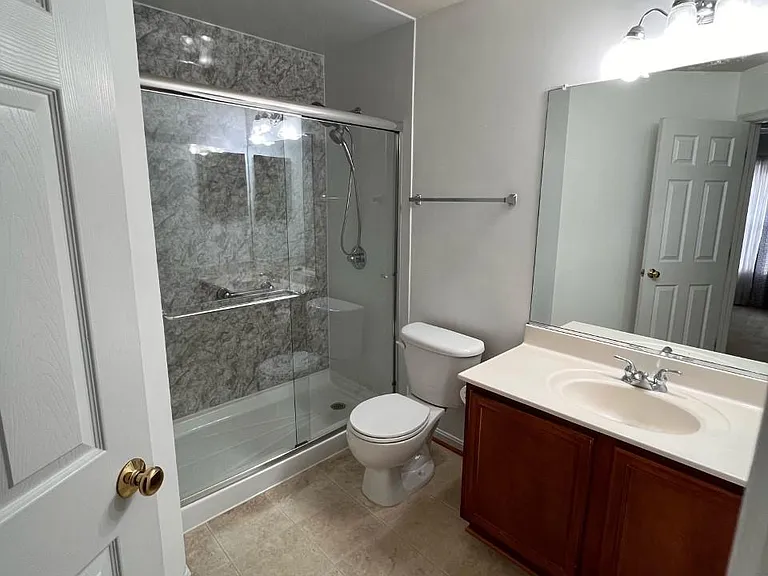 Share full bathroom upstairs