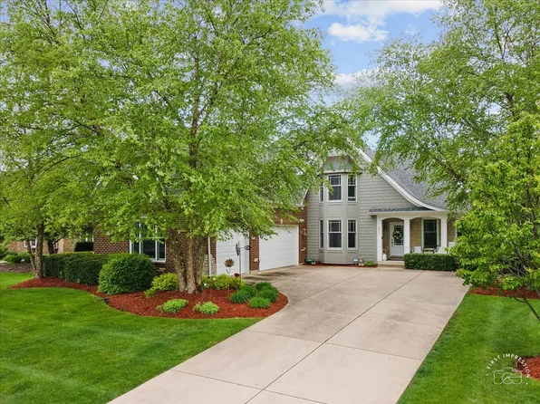 2827 Weaver Ln, Batavia, IL 60510