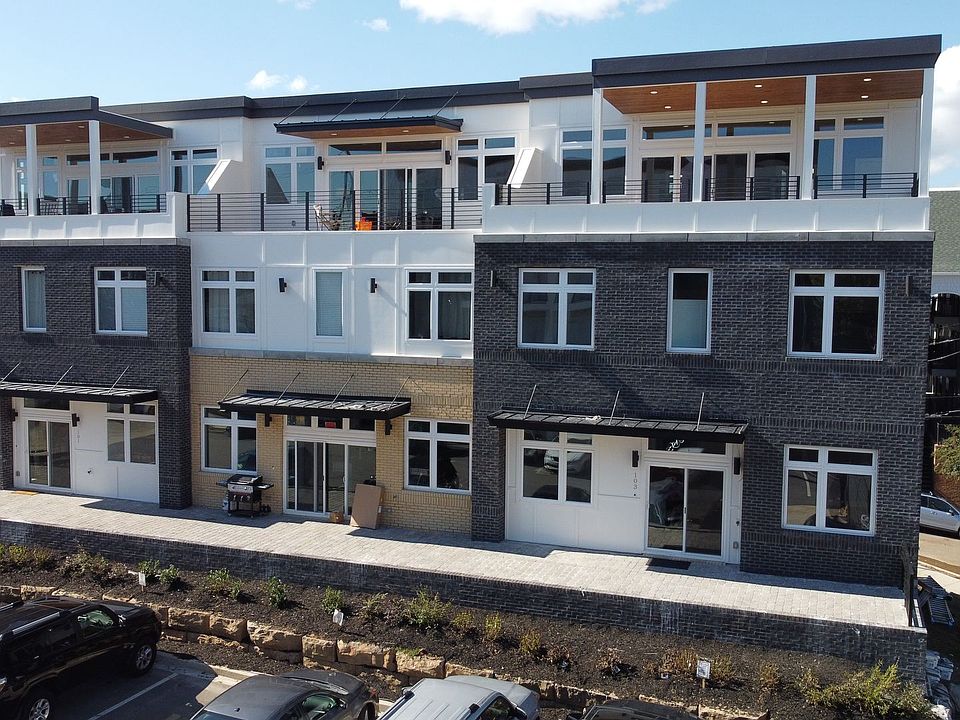 1st image of 400 12th St #102