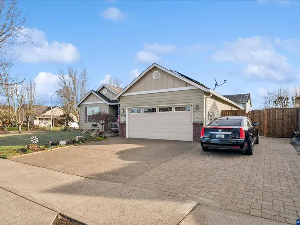 2846 Roanoke St, Woodburn, OR 97071