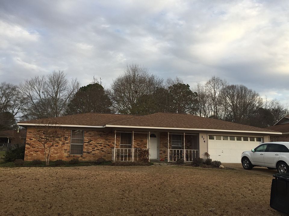 1st image of 174 Cypress Dr