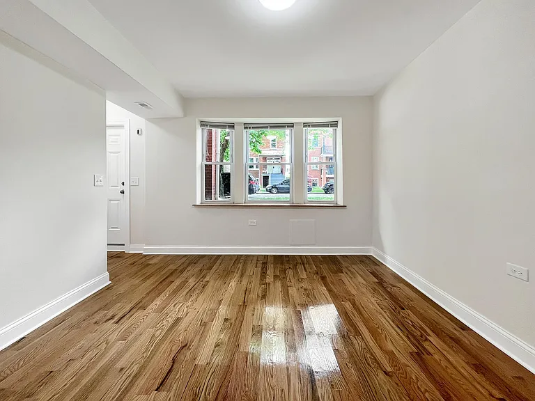 3245 N Lawndale Ave #G — Photo 6