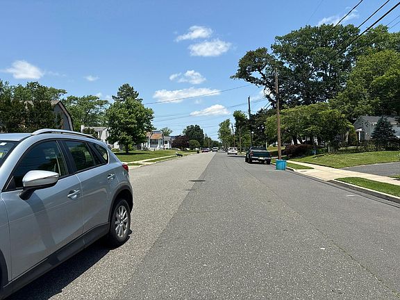 5th image of 79 Bennett Ave