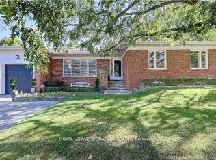 195 York Mills Rd, Toronto, ON M2L1K8