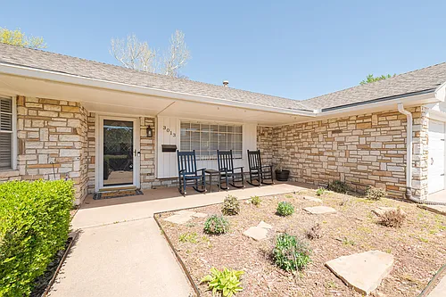 3013 Huntleigh Dr Photo 1