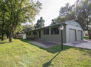 5953 NW Rochester Rd, Topeka, KS 66617