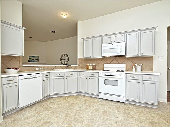 5th image of 509 Columbine Ave