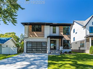 41215 Belvidere St, Harrison Township, MI 48045