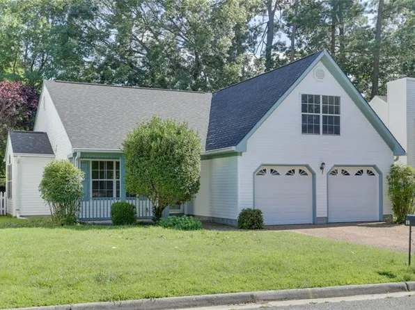 816 McCrae Dr, Newport News, VA 23608