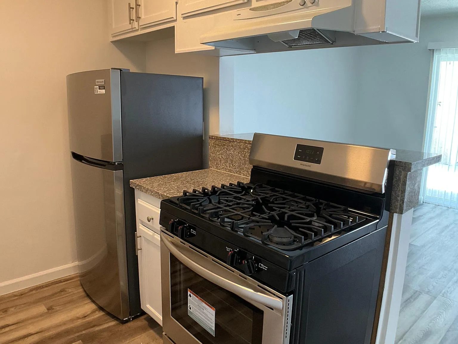 1 bed, 500 sqft, $1,750 — Photo 2