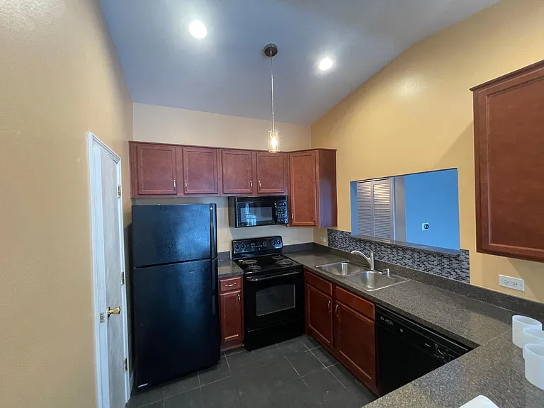 6013 Forest View Rd #2E — Photo 4