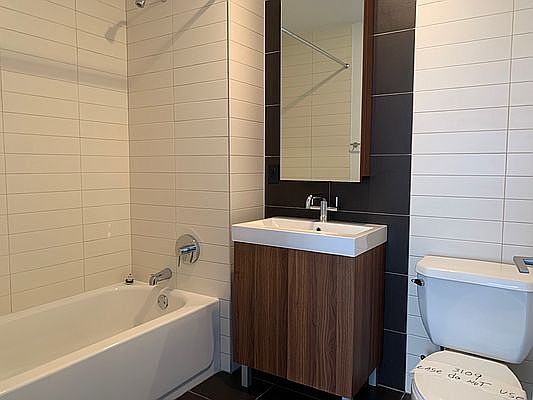 4th image of 130 Water St #3109