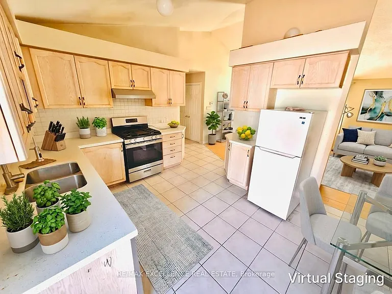 307 Niagara Dr — Photo 8