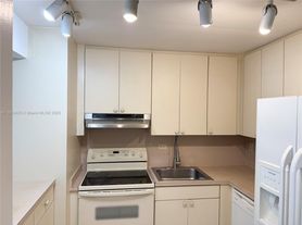 8990 SW 24th St, Miami, FL