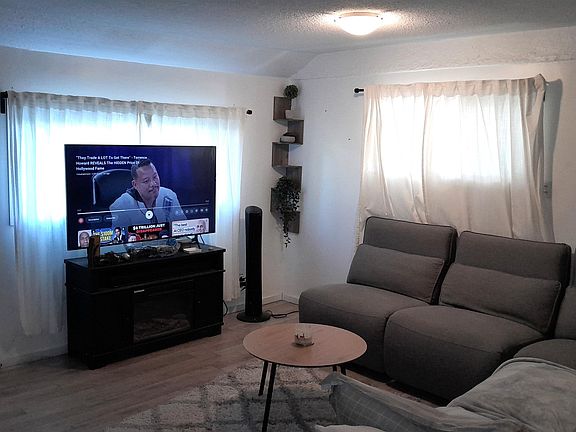 3rd image of 21471 121st Ave