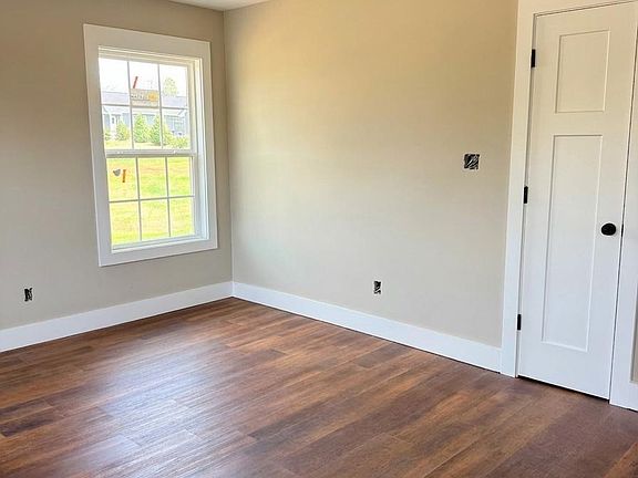 3rd image of 360 N Wright Rd