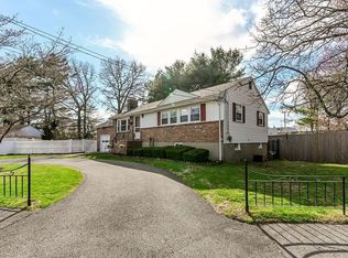 126 Westview Dr, Norwood, MA 02062