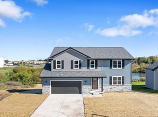 406 Michelle Ln, Cottage Grove, WI 53527