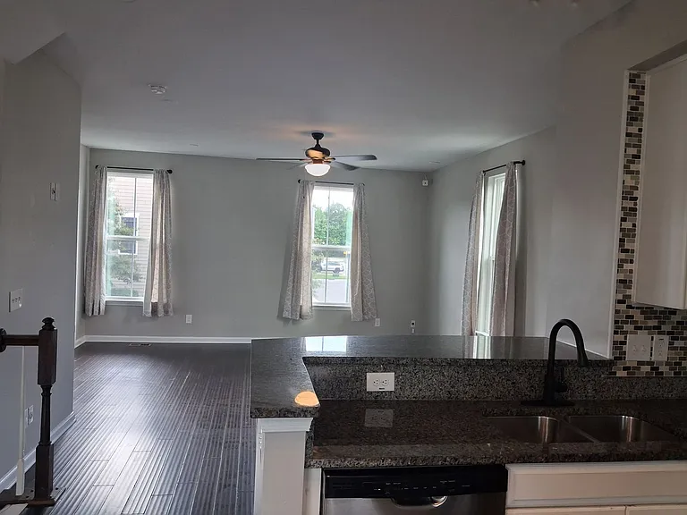 4301 Salt Marsh Ln — Photo 28