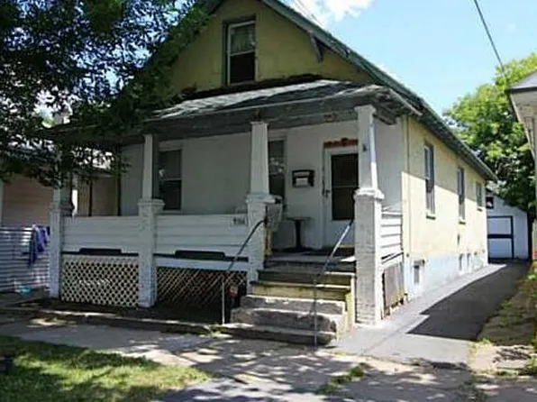 938 1/2 Highland St, Syracuse, NY 13203