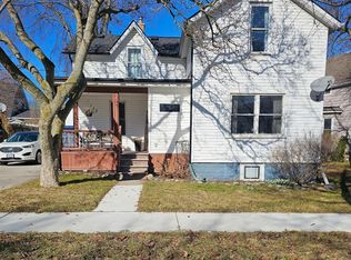 112 Essex St, Sarnia, ON N7T 4R7