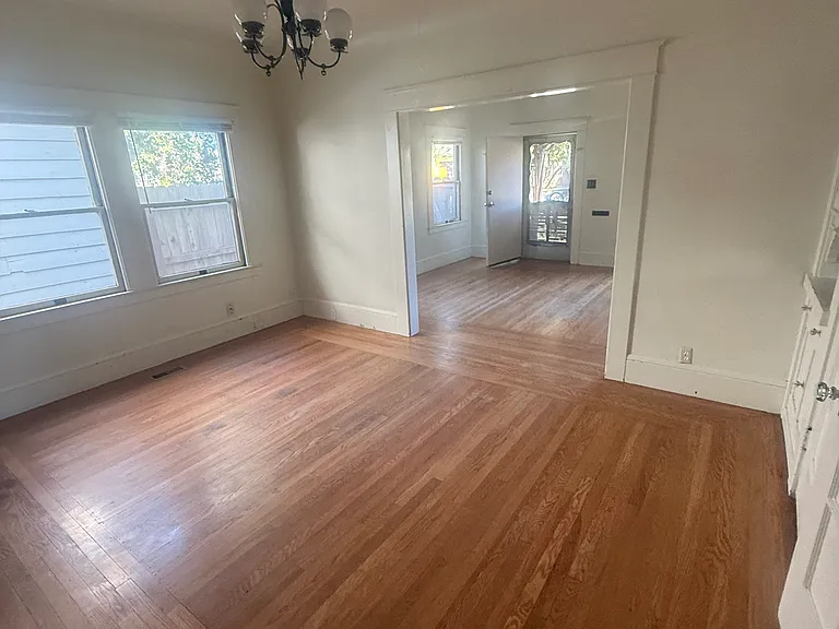34 W Elm St — Photo 6
