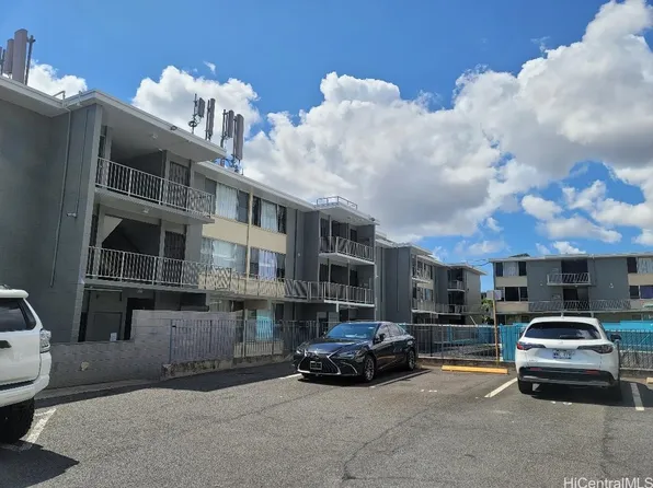 94-246 Leoku St APT G322, Waipahu, HI 96797