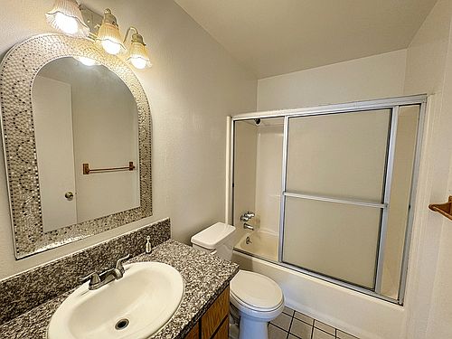 3rd image of 1942 Vista Del Mar Ave #3
