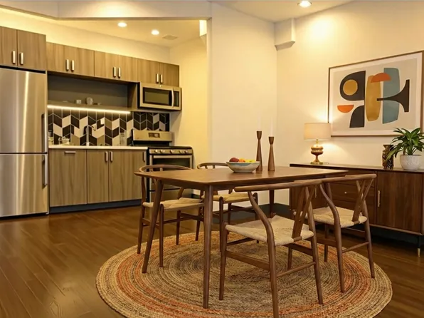 1485 Gates Avenue image 1 of 16