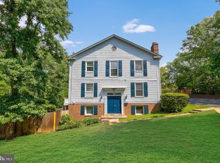 8070 Sleepy View Ln, Springfield, VA 22153