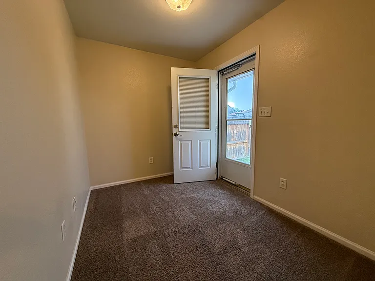 3908 Village View Ln — Photo 12