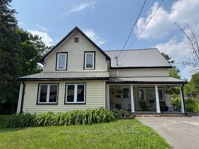 12 Hastings St S