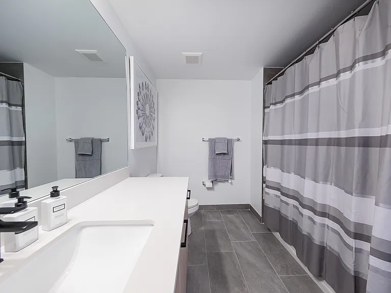 Spacious Bathroom | Grand Station Miami