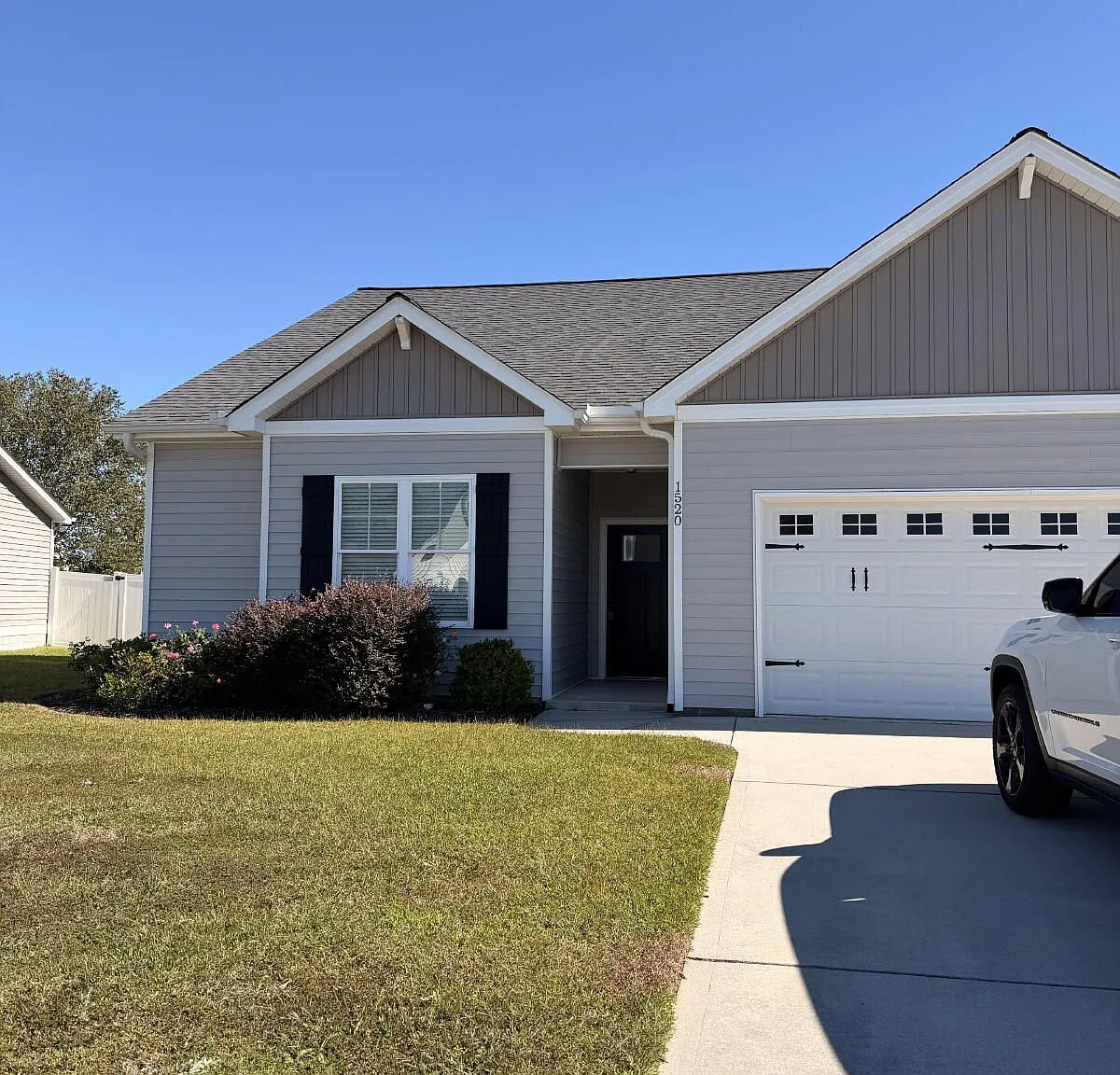 3 bed, 2.0 bath, 1609 sqft, $1,915 — Photo 1