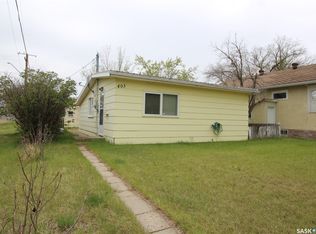 403 4th St W, Shaunavon, SK S0N2M0