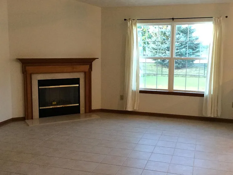 10050 Long Meadow Dr — Photo 6