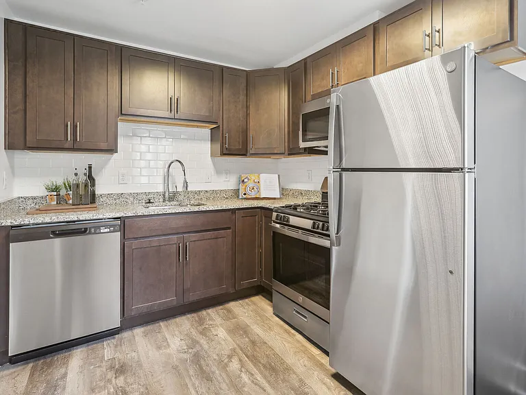 Tuscany Woods Apartments — Photo 40