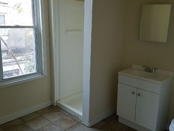 3rd image of 2520 S Sheridan St