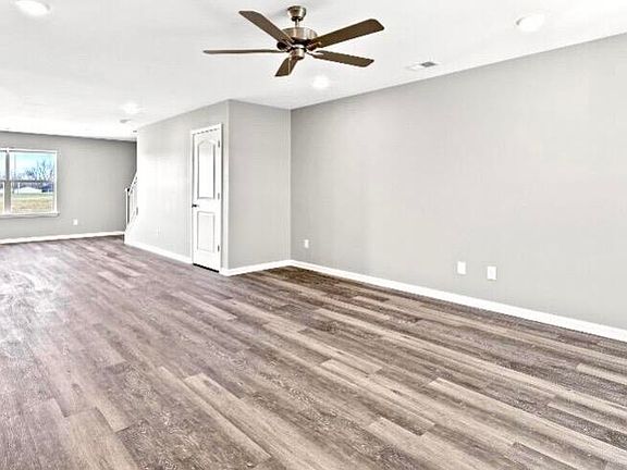 5th image of 249 Candy Apple Ln