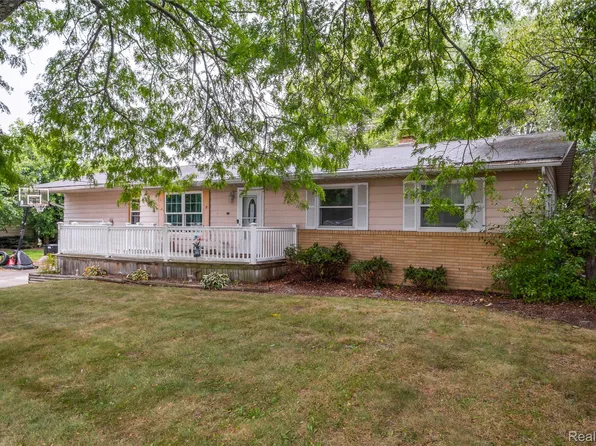 3495 Luce Rd, Flushing, MI 48433